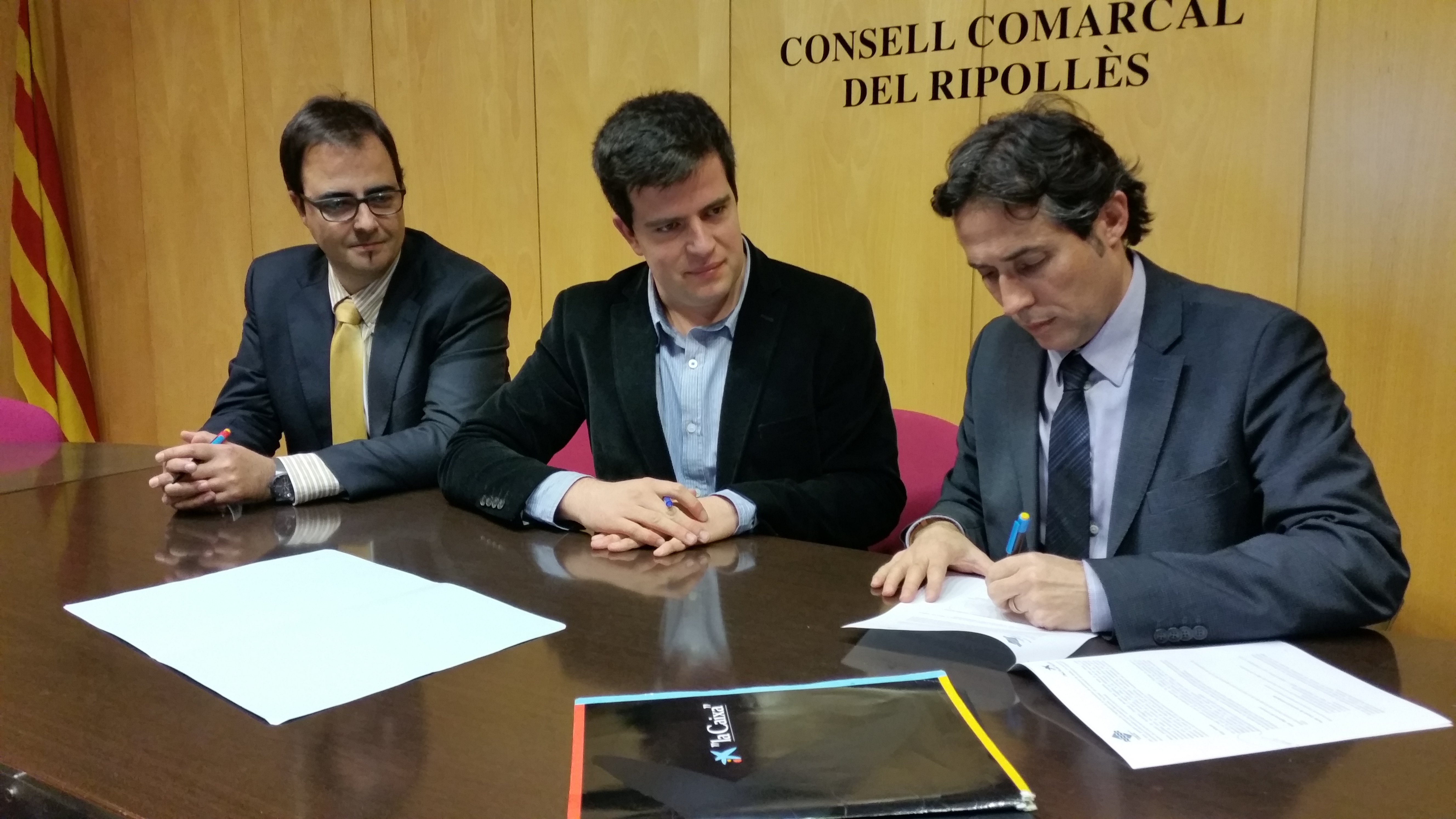 El Consell Comarcal del Ripollès i l’Obra Social la Caixa signen un conveni de col·laboració