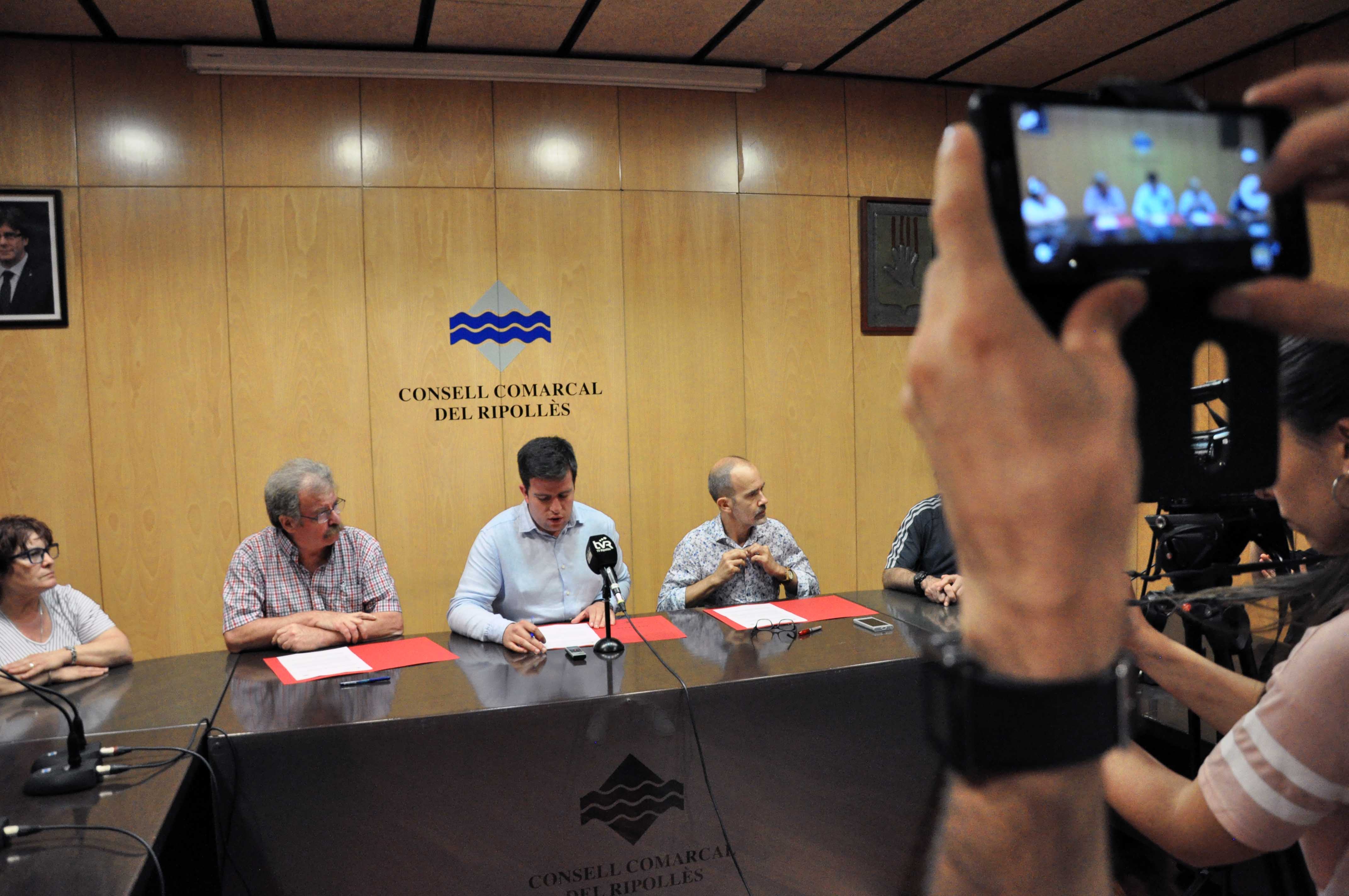El consell comarcal renova l’acord pioner per finançar el servei d’interpretació a l’Associació de persones sordes del Ripollès