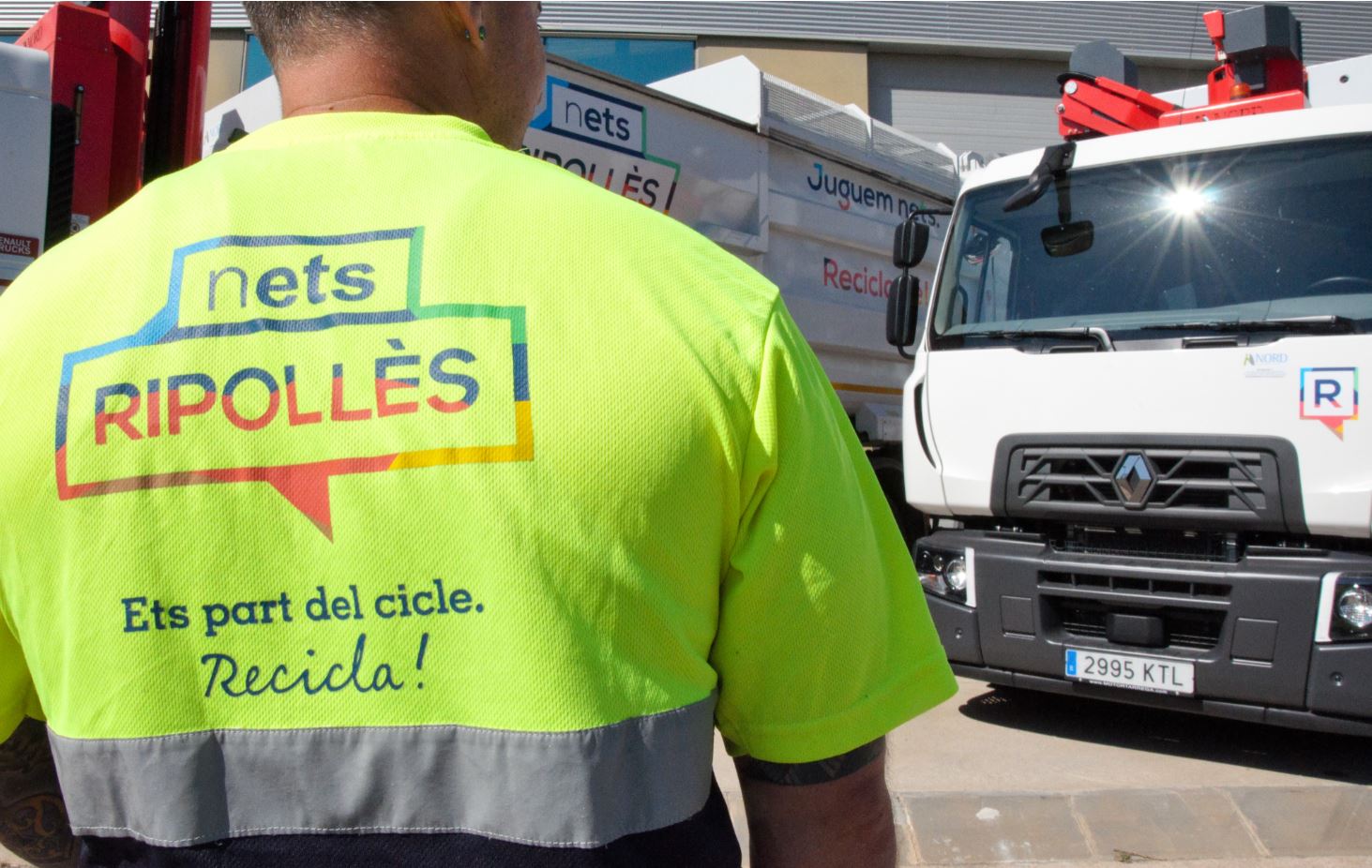 El consell comarcal presenta la nova flota de camions del servei de recollida de residus urbans