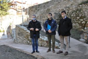 Joaquim Colomer, Xavier Guitart i Ramon Roqué, a l'itinerari natural de la zona del Triquet, a Sant Joan de les Abadesses