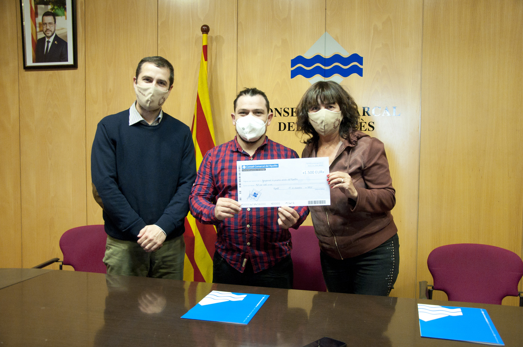 El consell comarcal segueix col·laborant amb l’Agrupament de persones sordes del Ripollès per finançar la interpretació en llengua de signes