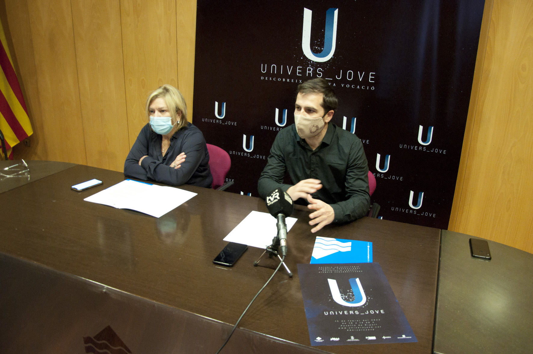 Joaquim Colomer i Manoli vega, durant la presentació de l'Univers Jove 2022