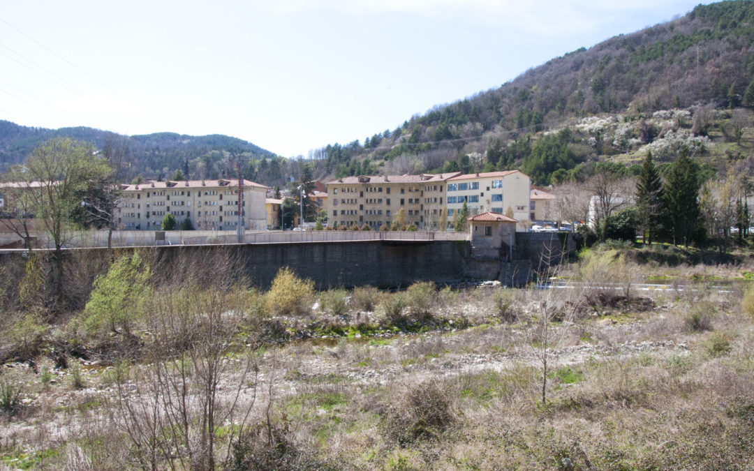 Nominat als Premis d’arquitectura de Girona, el mirador de l’aiguabarreig del Ter i del Freser construït amb un projecte FEDER del consell comarcal